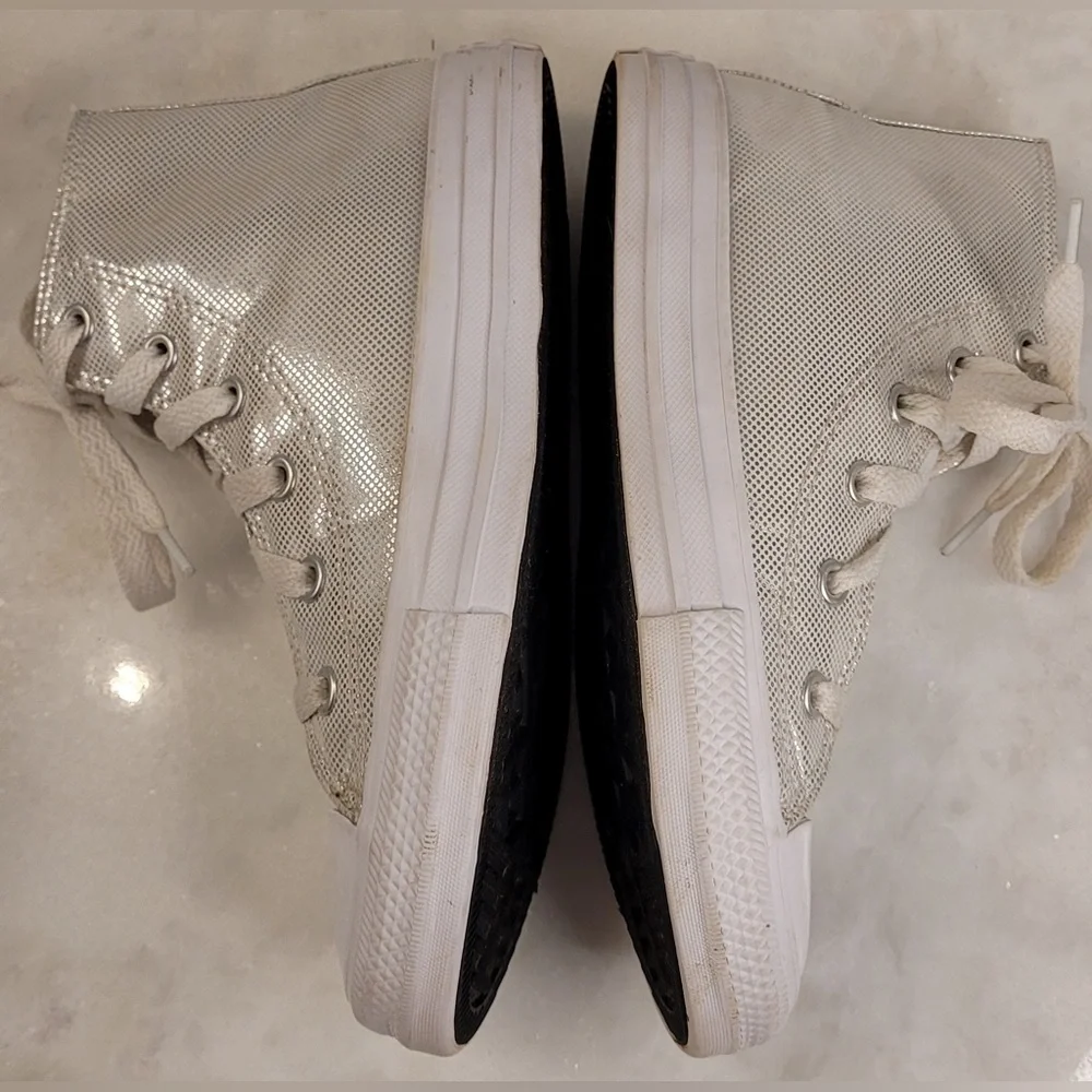 Converse Chuck Taylor Allstars High Tops - White Metallic Size 1